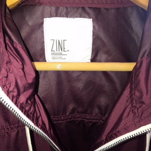 Burgundy wind breaker - Picture 2 of 2